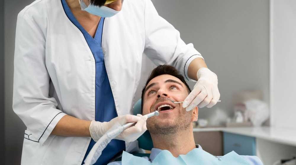How to Choose the Best Dental Clinic for Teeth Cleaning in Besa