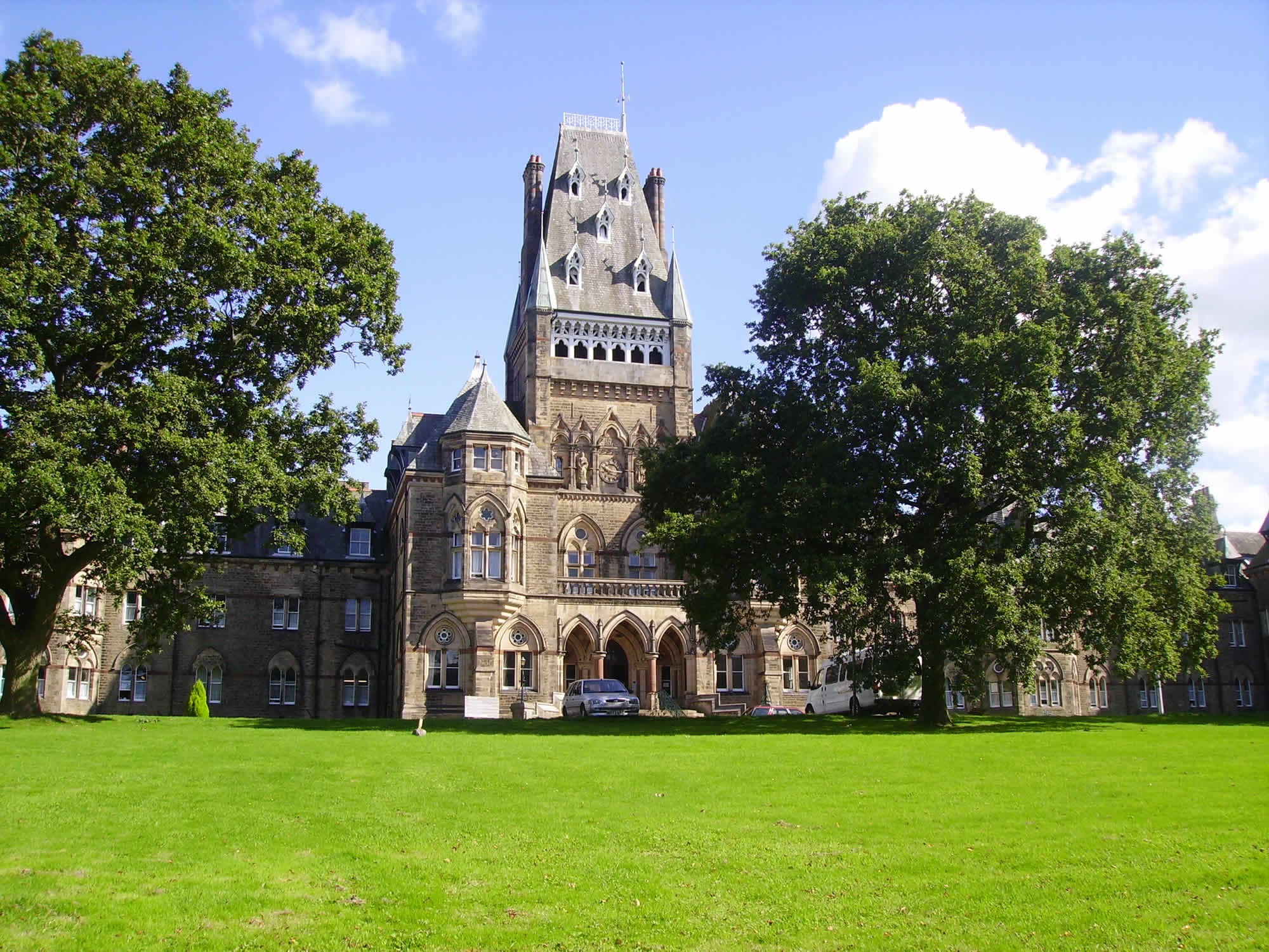 Choosing the Right Muslim School: A Guide for Parents in the UK