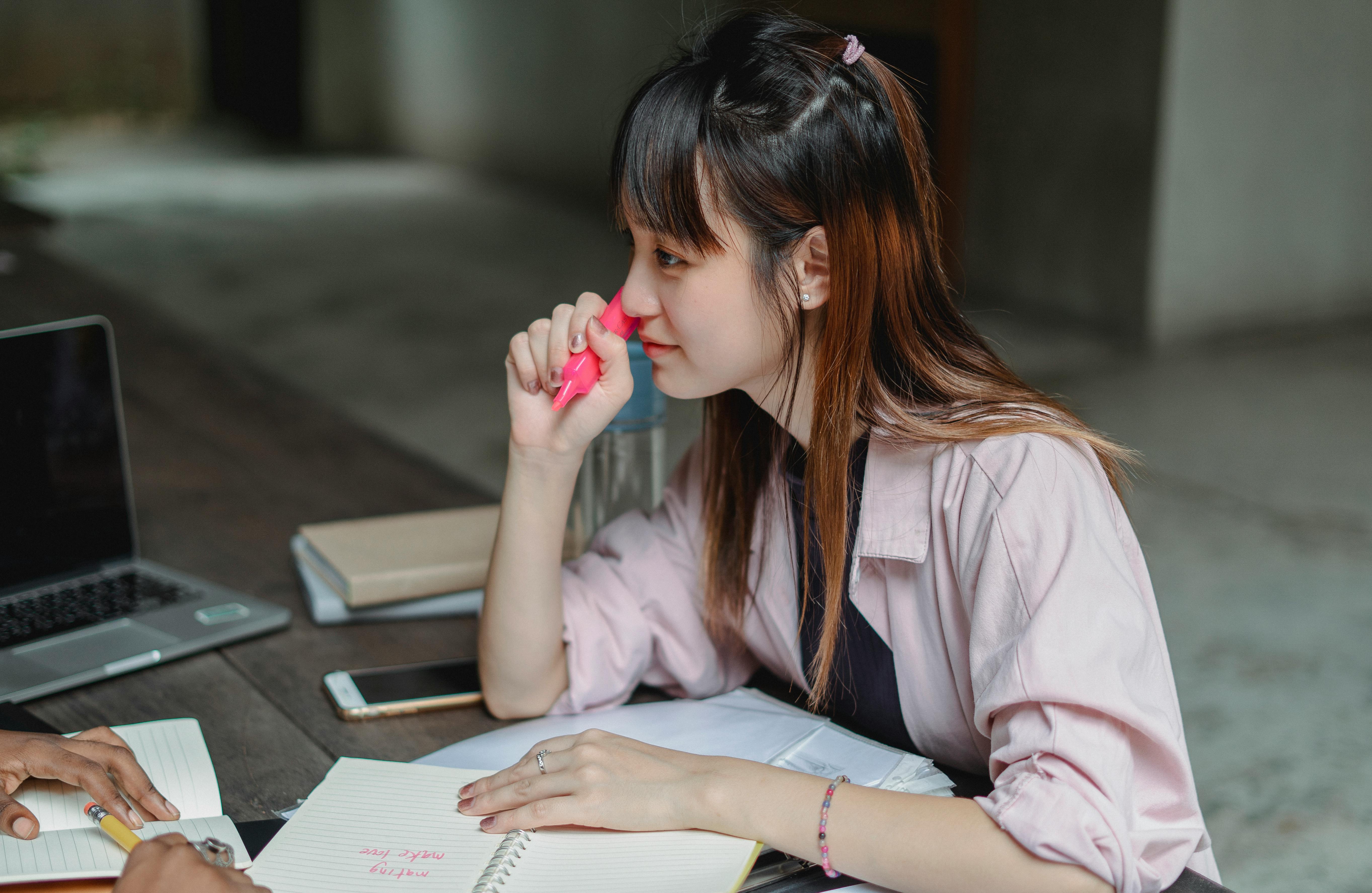 5 Reasons to Pay Someone for Your Assignments