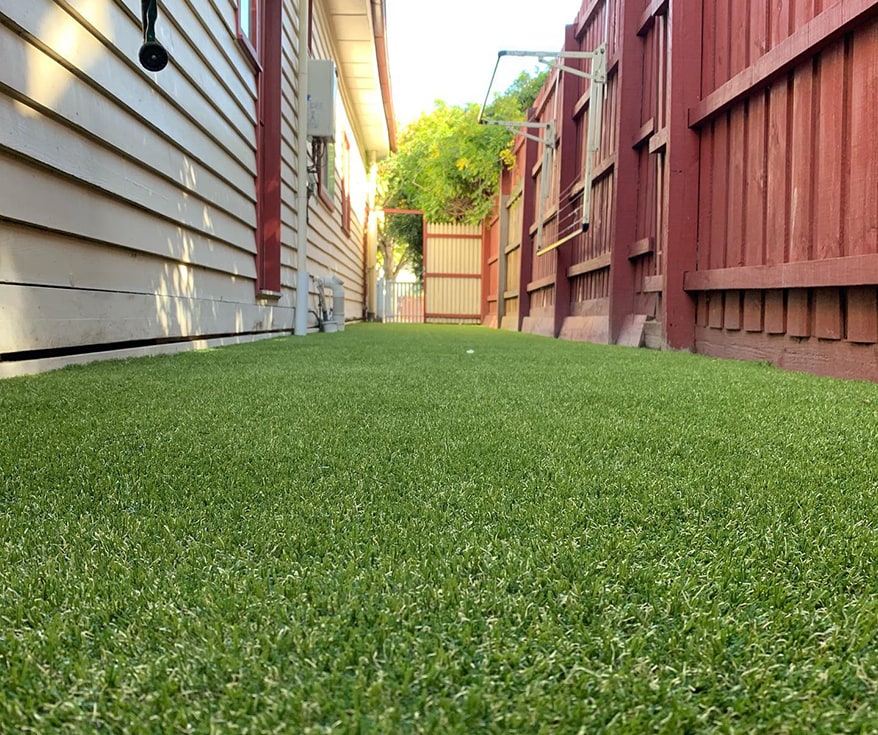 Why More Melbourne Homeowners Are Switching to Synthetic Turf