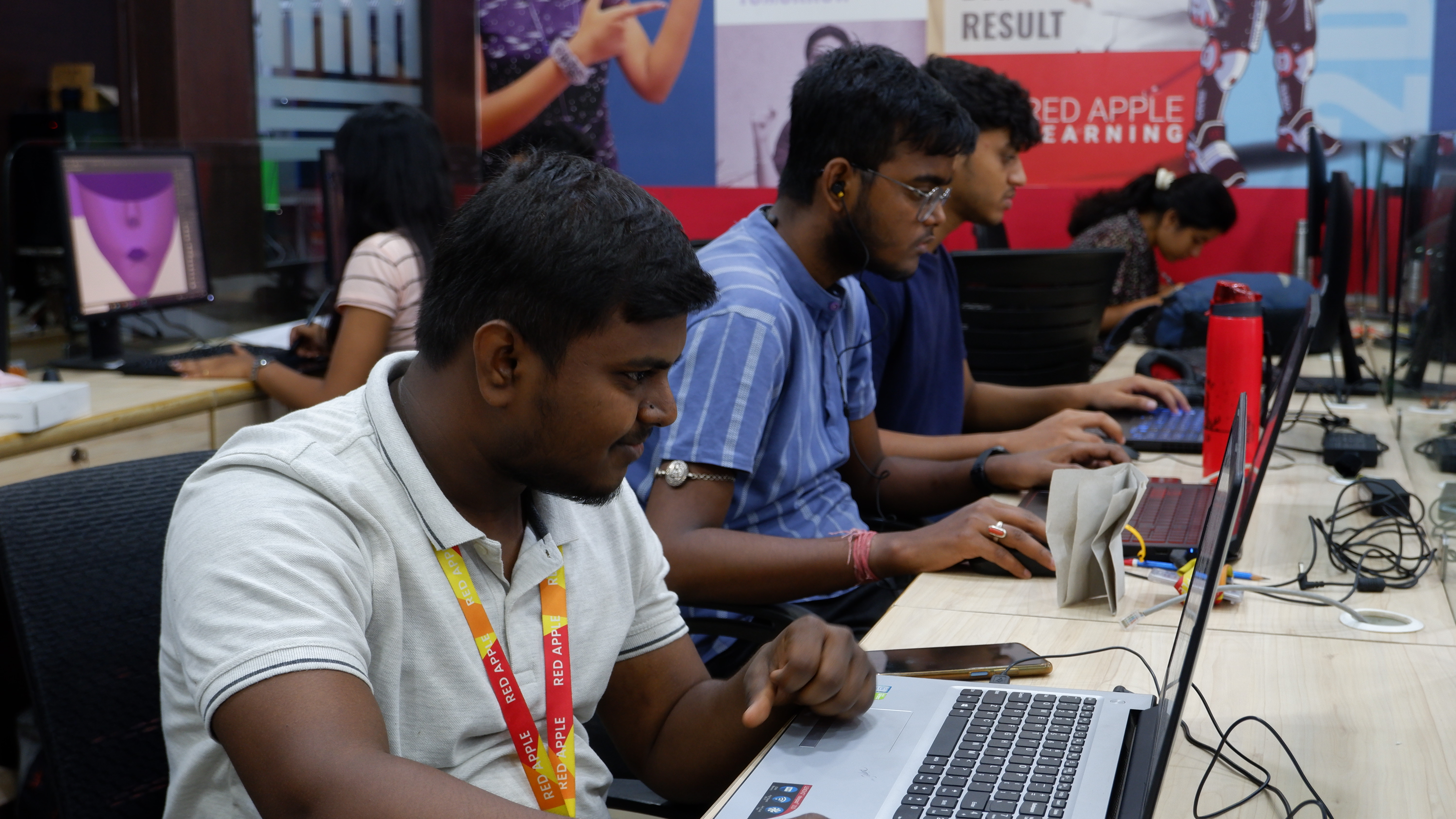 3 Popular Job Role You Can Opt with a Certificate in Graphic Designing in 2025