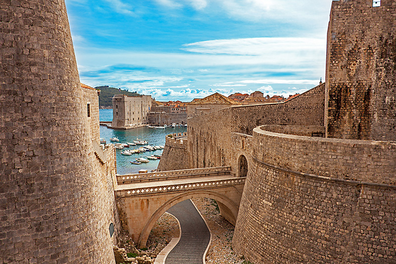 Discover Provence with Planetazur: Calanques, Wine, Boats & Hiking Adventures