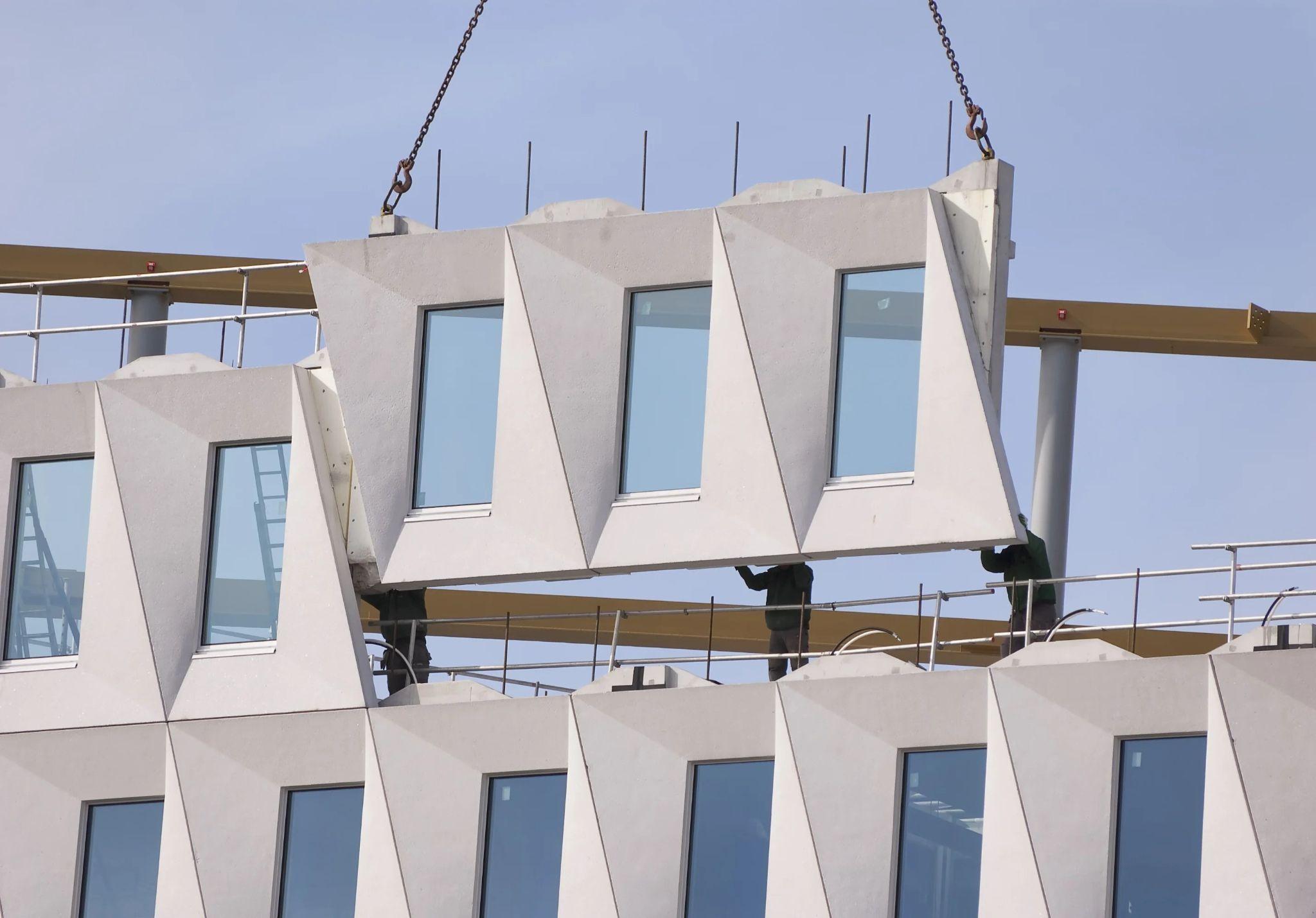 Revolutionize Construction with the Right Sandwich Panel Manufacturer