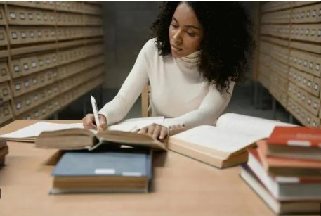 Thesis Help: Expert Guidance for Stress-Free Academic Success