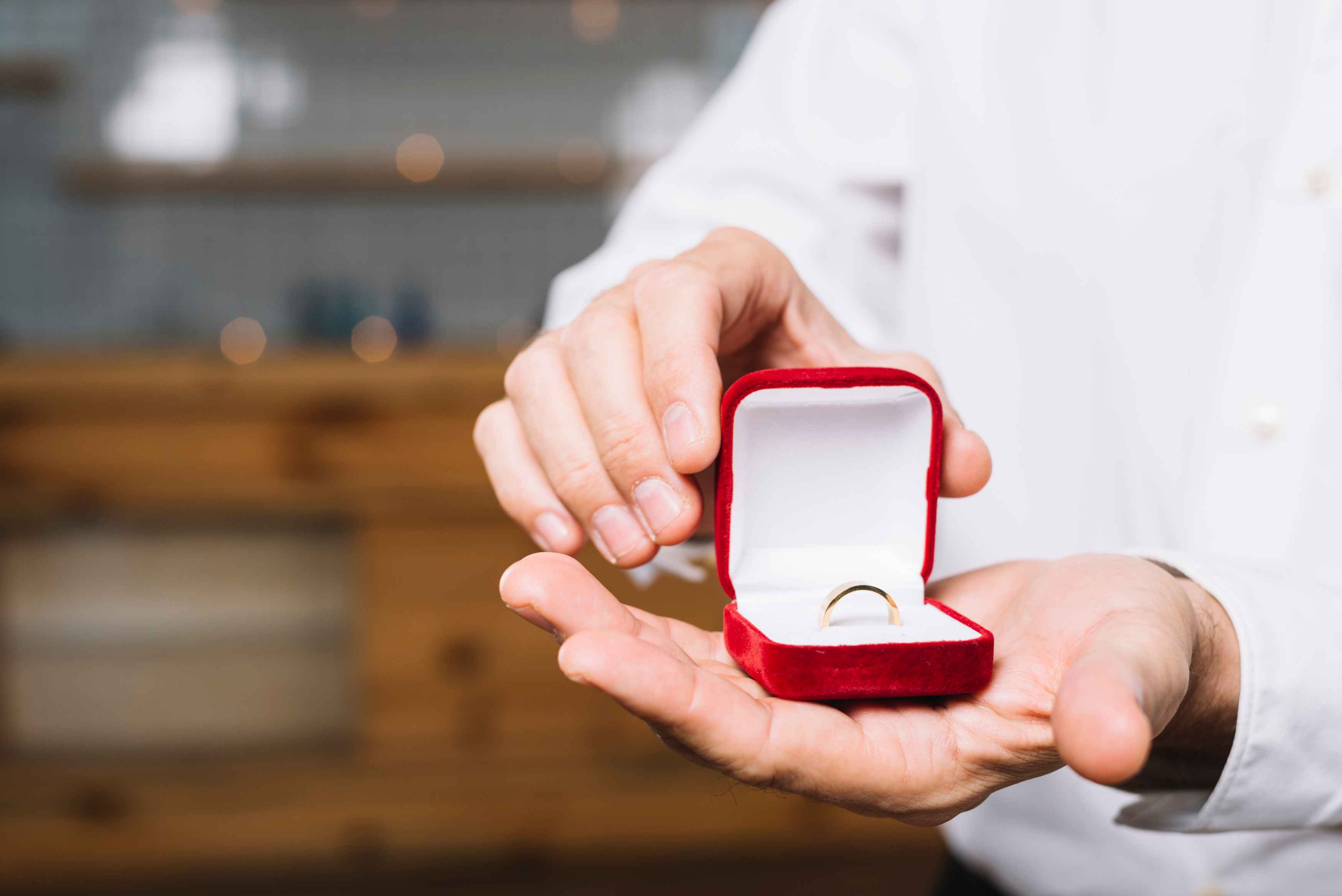 How to Clean Silver Ring at Home with Vinegar: A Complete Guide