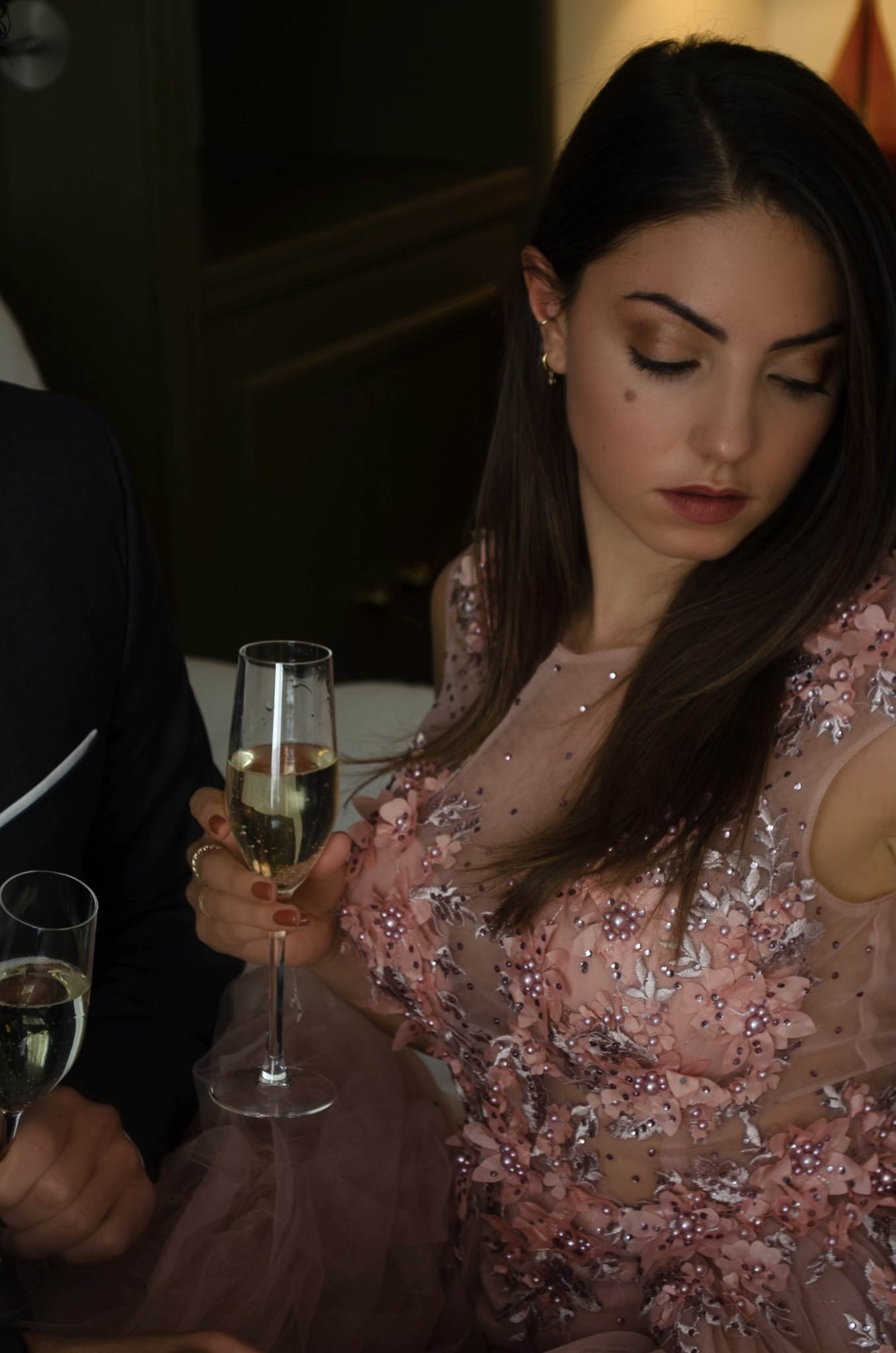 Capturing Love in Saint-Denis: A Timeless Wedding Photo Experience