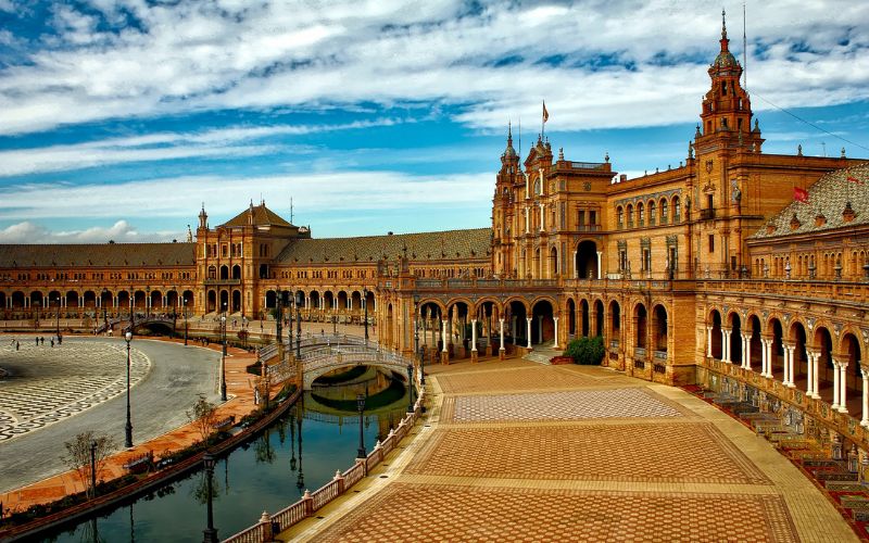 Best Time to Visit spain: Weather, Seasons & Festivals