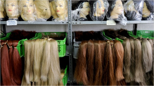 Human Hair Wigs: A Blend of Beauty, Comfort, and Confidence