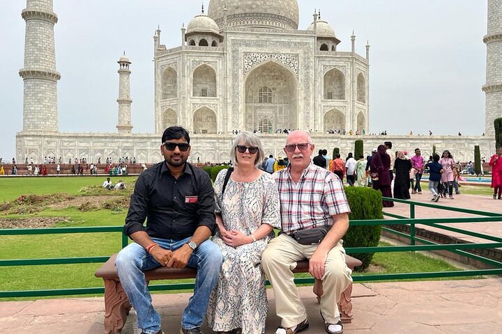 Taj Mahal Same Day Tour By Car From Delhi – A Royal Escape with Gets Holiday India Tour