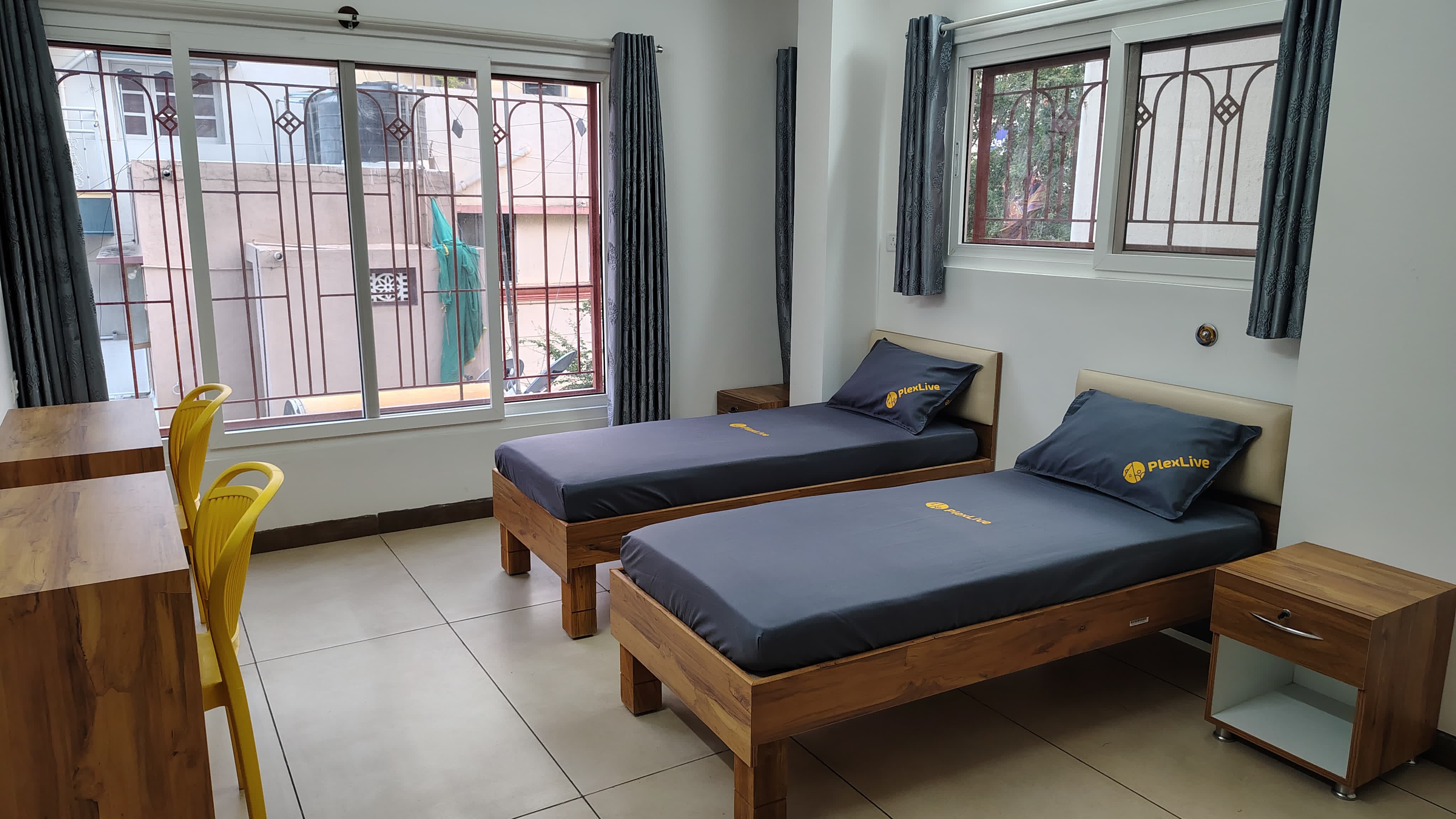 studio room in hsr layout - Plexlive