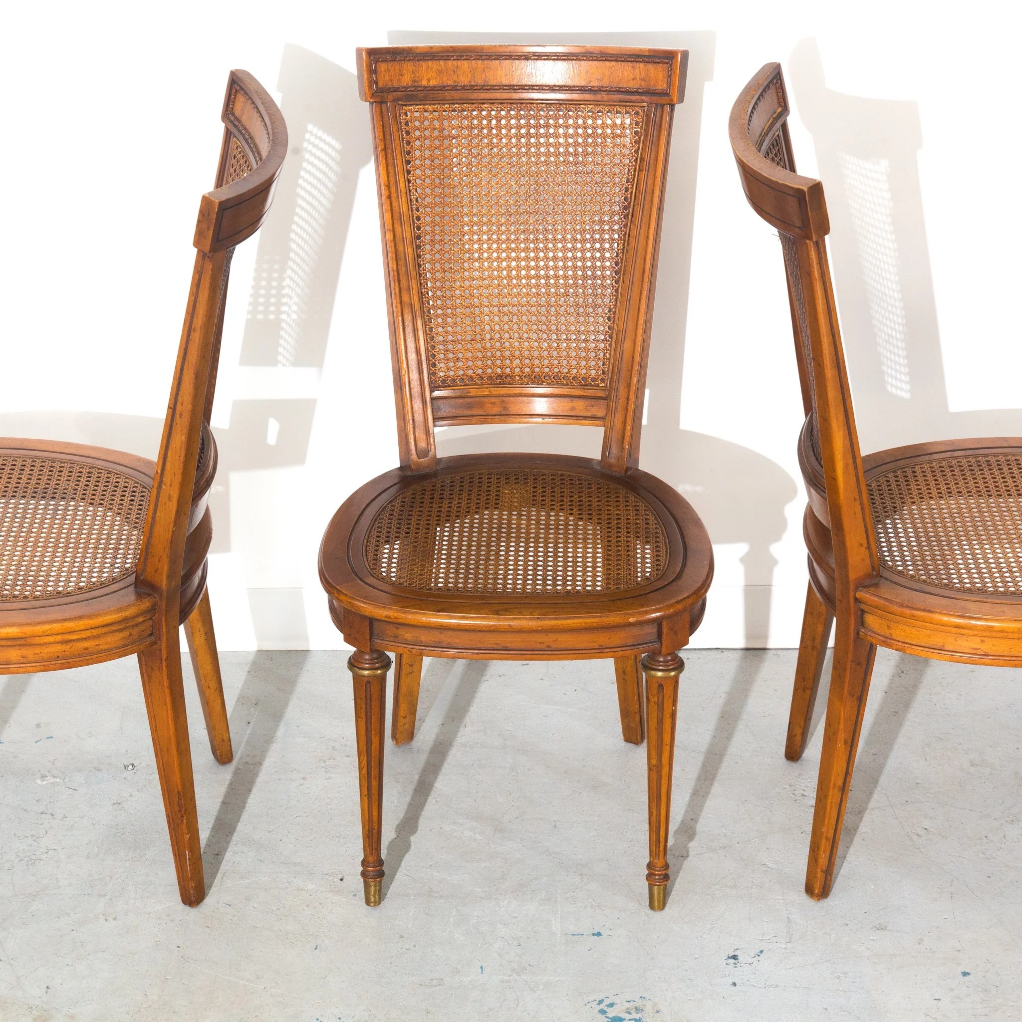 Timeless Elegance: Why Vintage Dining Chairs and Armchairs Are Back in Style