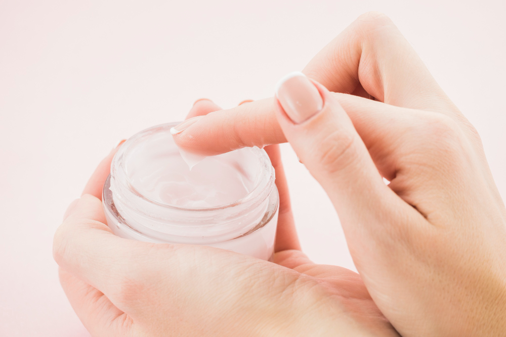 Ingredients to Look for (and Avoid) in a Nipple Balm for Breastfeeding
