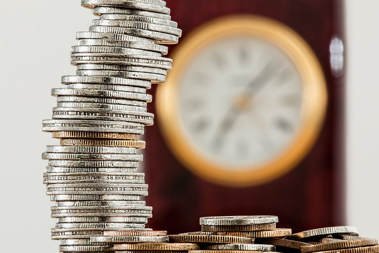 Mastering the Mindset of Money: A Deep Dive into Smart Saving and Investing Principles