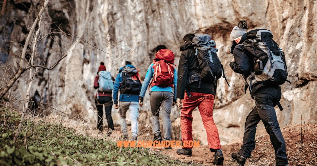 How to pick the best tour guide: A detailed checklist for travelers