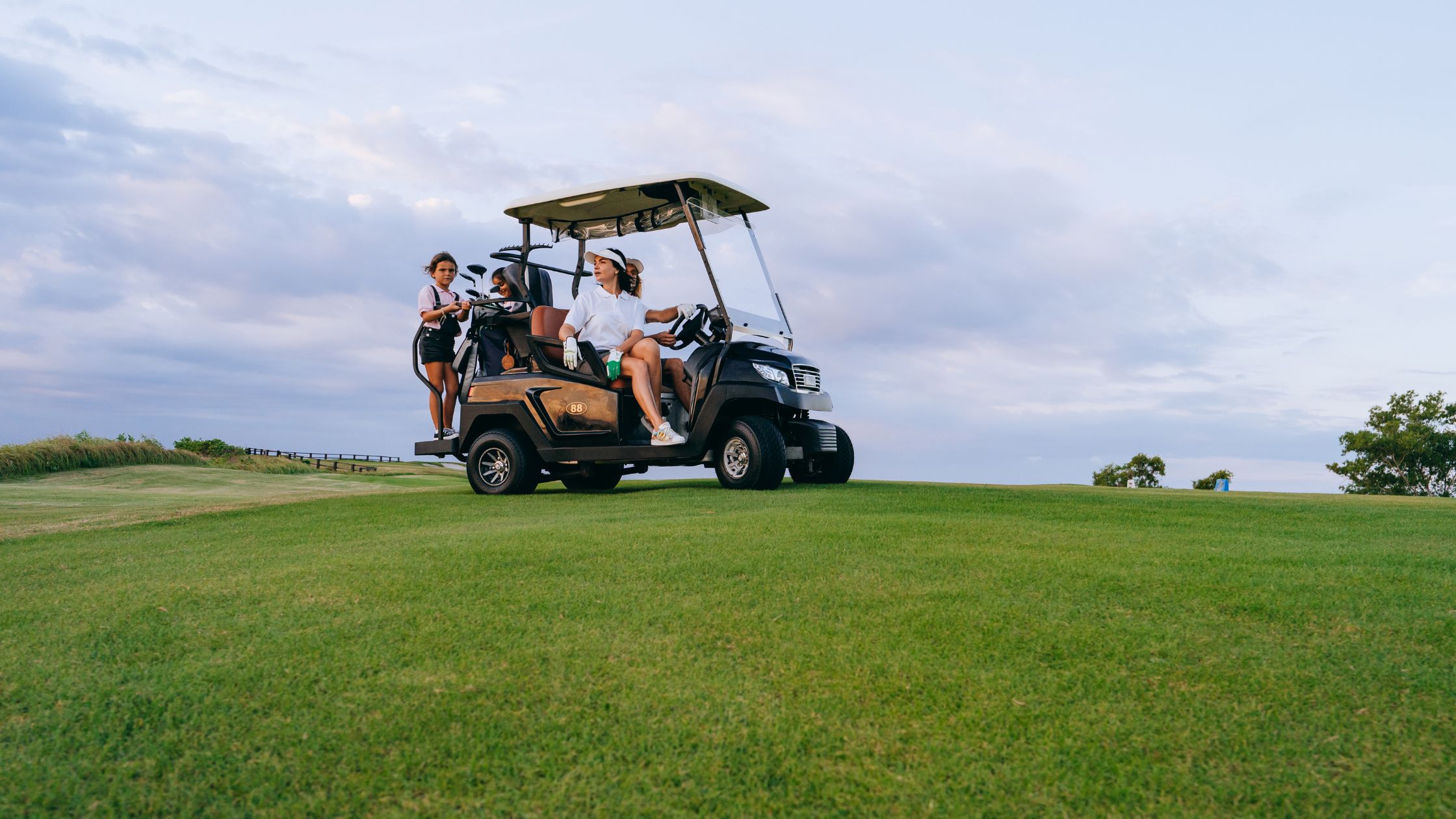 Gas or Electric? What Every Golfer Should Know About Cart Choices