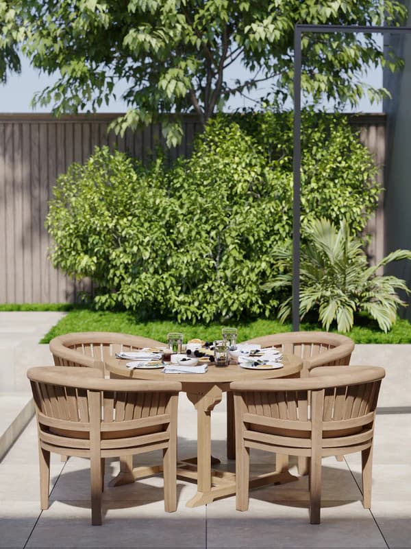 Gartenmöbel-Set mit ovalem Tisch – elegant und funktional