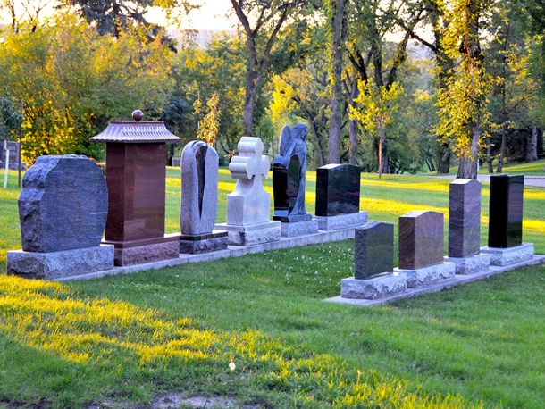 Beautiful Headstone Benches for Peaceful Tribute