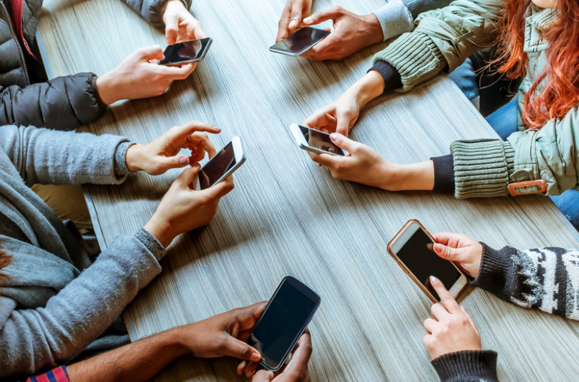 Social Media Drawbacks for Students: What You Need to Know