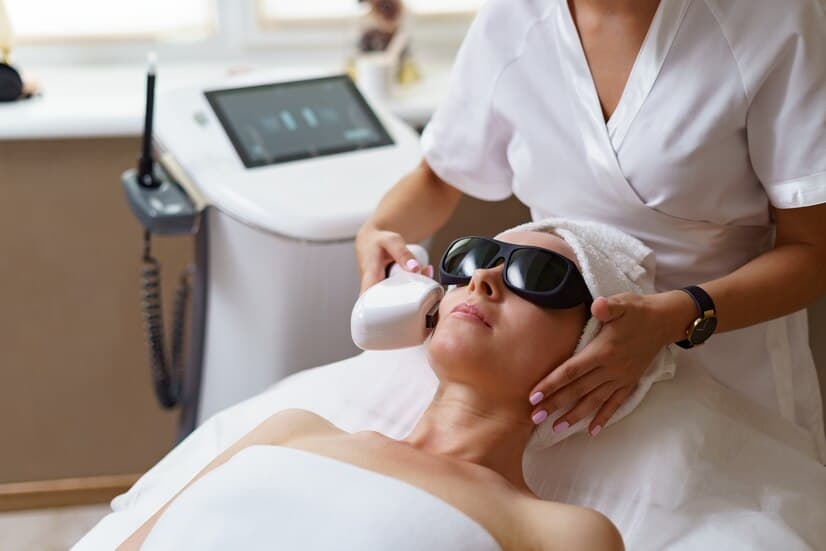 What Services Can You Expect from a Laser Clinic in Nottingham?