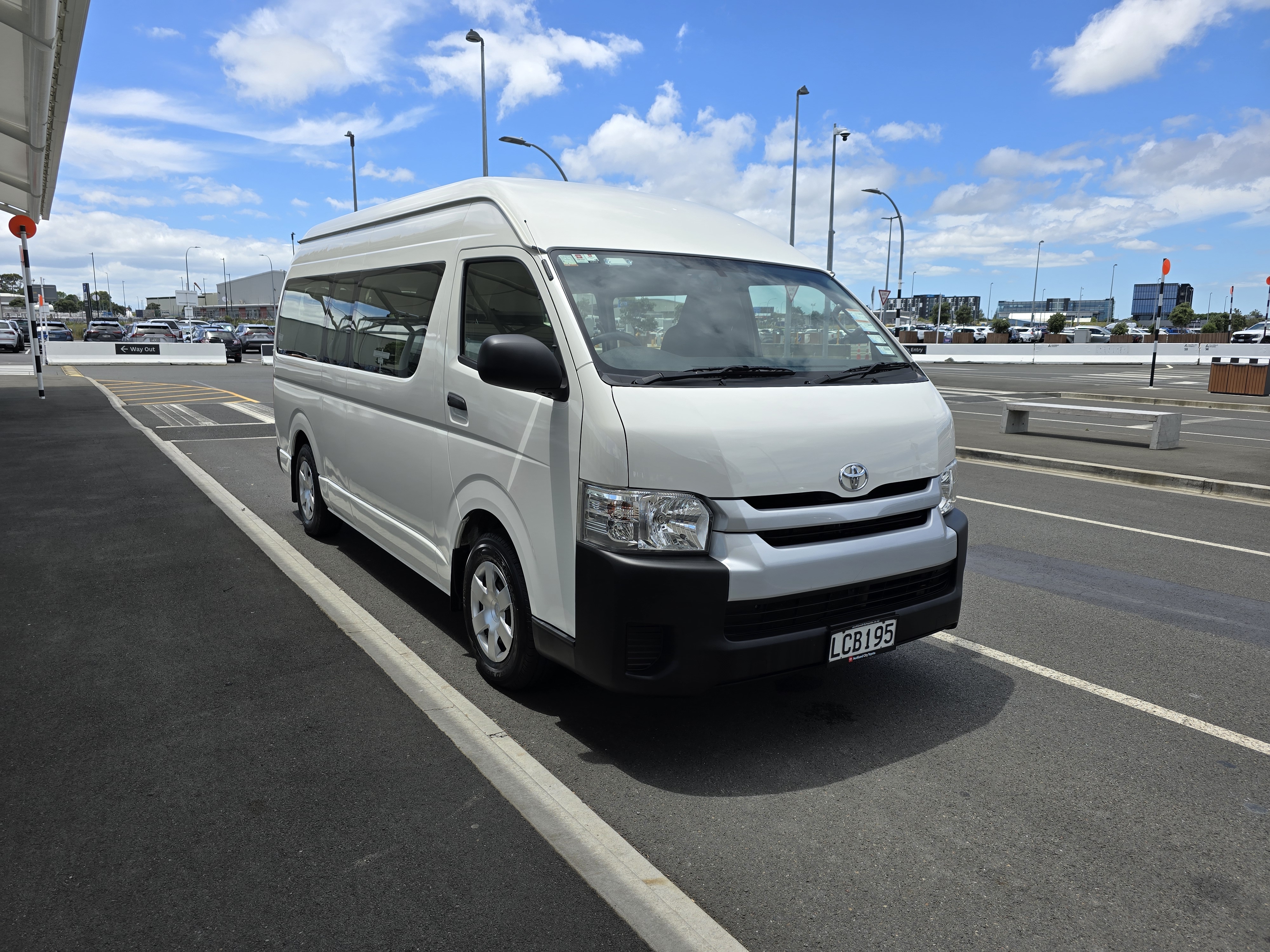 Booking The Best Hamilton To Auckland Shuttle Service Online