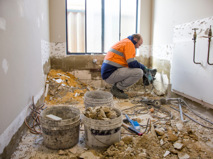 How Can the Cost of Laundry Renovation Vary Based on Design Choices?