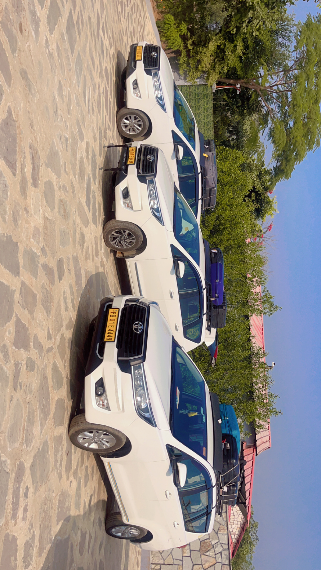 Chandigarh to Delhi Taxi | One Way Drop Taxi Service @ ₹2750 &ndash; Bookurtaxi