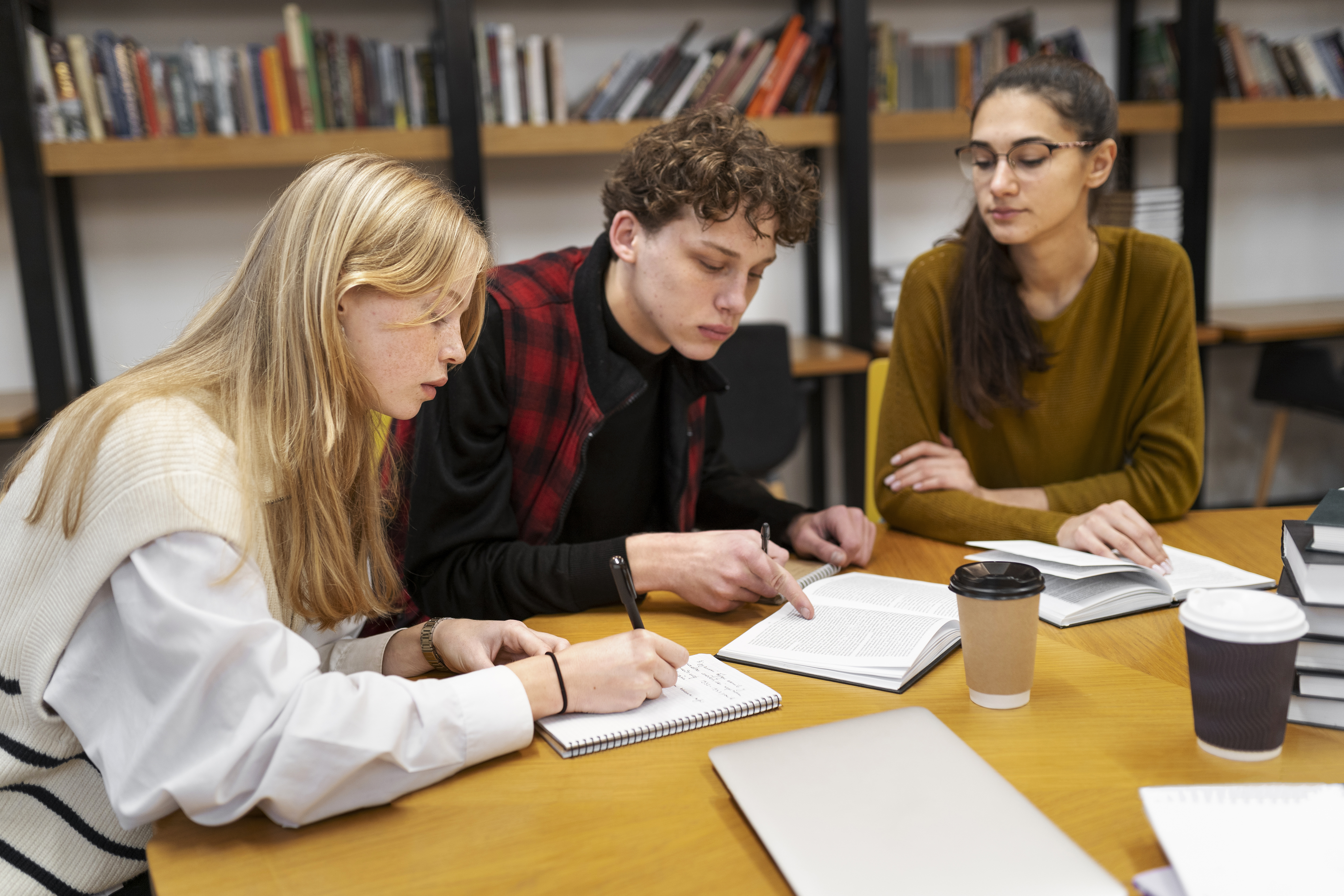 Best MBA Assignment Help UK Services for University Students