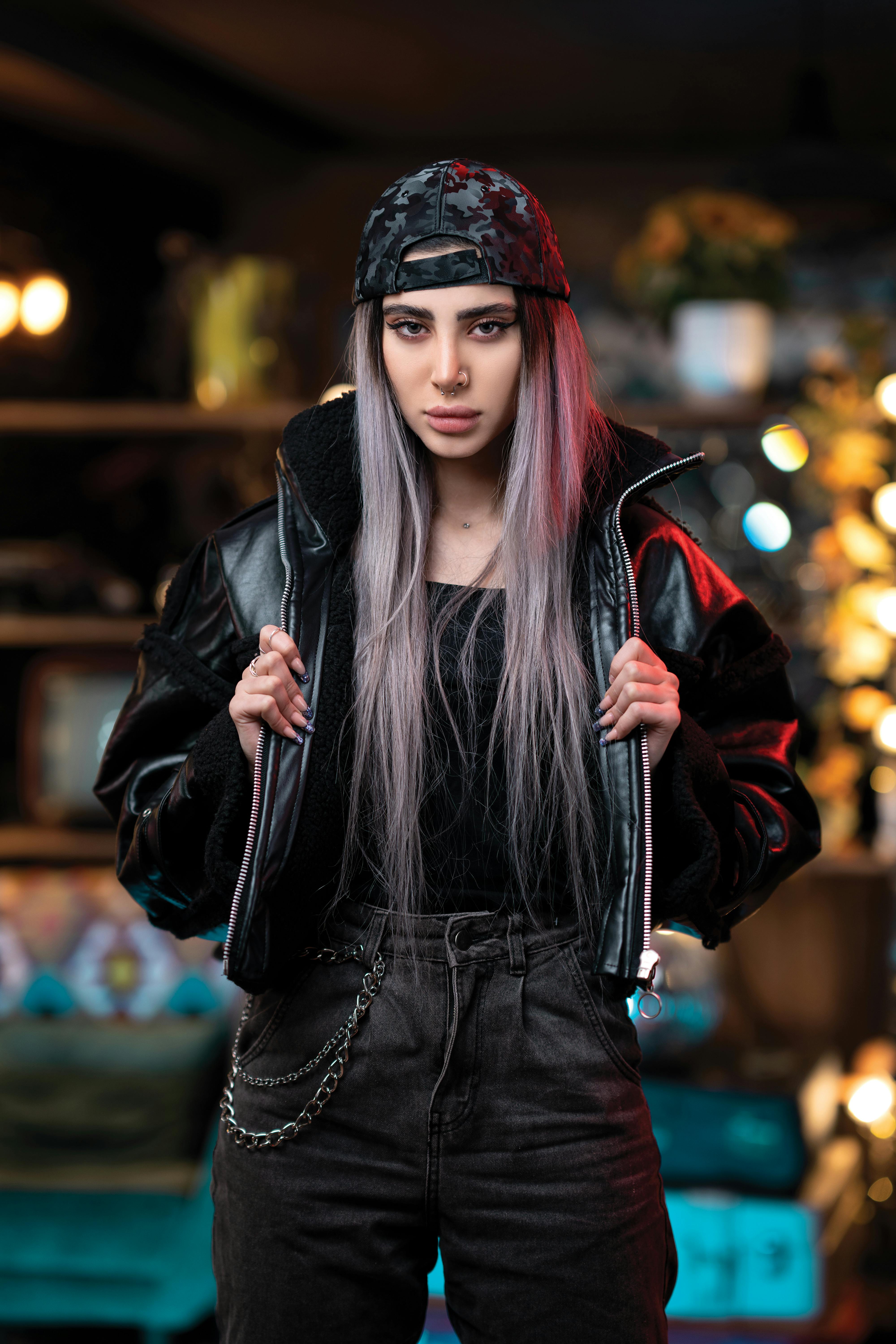 Presenting You Some Bomber Leather Jacket Styling Ideas
