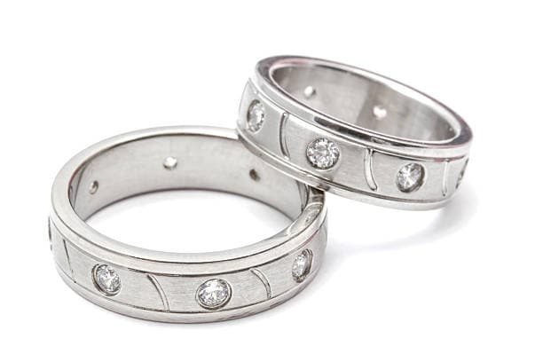 Where to Sell Silver Online Safely and Quickly