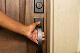 How to Choose the Right Locksmith in Nashville: A Complete Guide