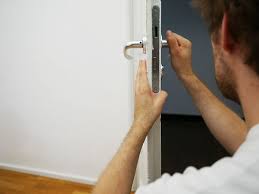 How Mobile Locksmiths Near Me Are Changing the Game in 2025