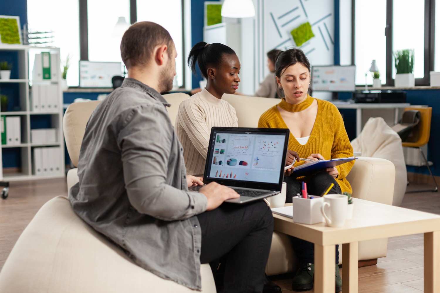 Why Your Business Needs a Generative AI Consulting Company in 2025