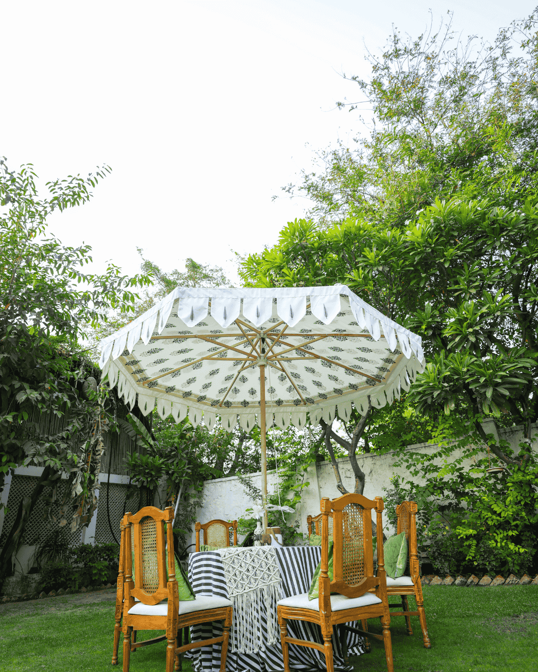 The Ideal Outdoor Companion: How to Select the Right Parasol for Your Garden Retreat  