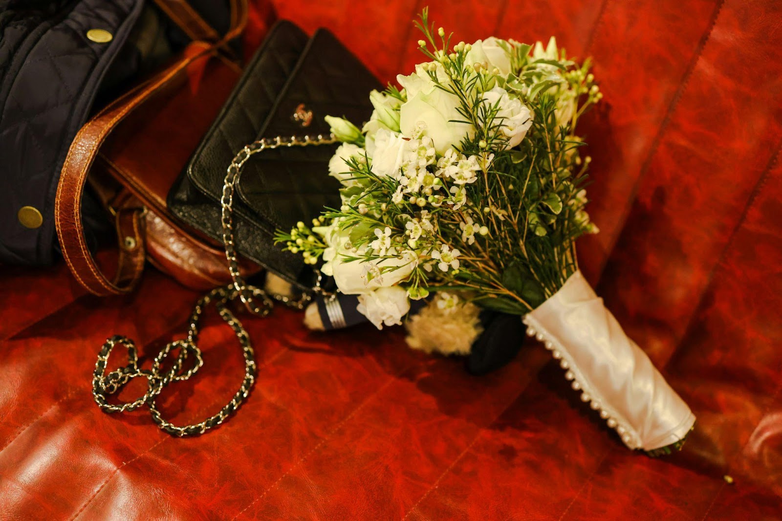 DIY Budget Wedding Accessories & Floral Arrangements for Thrifty Couples
