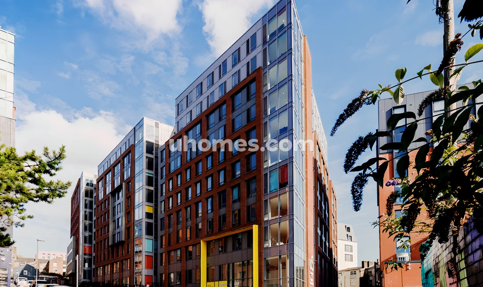 The Ideal Student Life in Liverpool: A Comparative Look at Maple House and St Luke's View