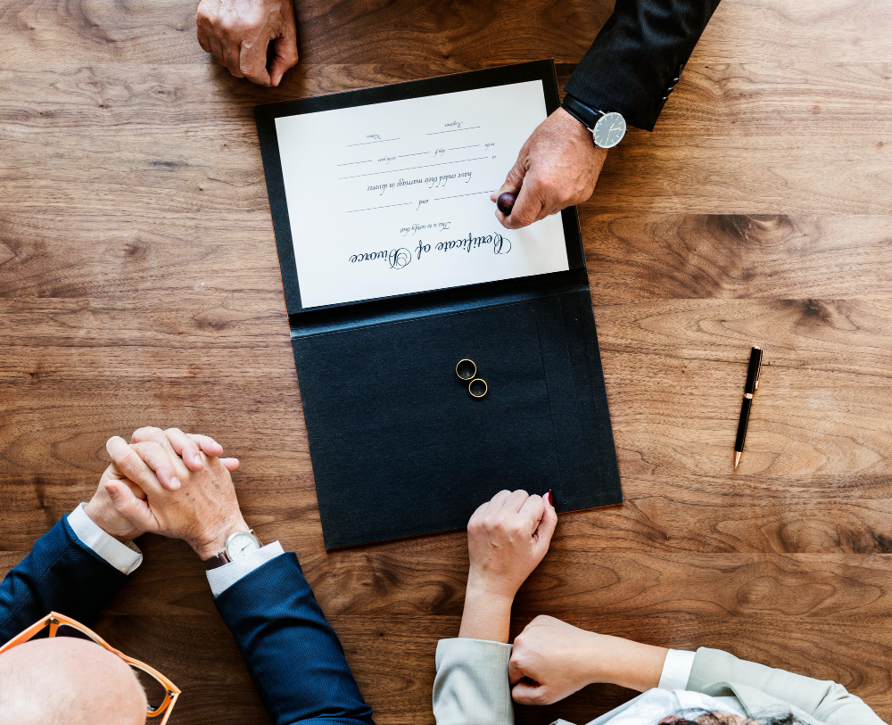 Best Female Divorce Advocate in Dwarka for Smooth Settlements