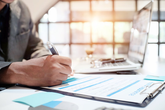 Claim Advice UK: Support for Injuries, Work Accidents & Housing Issues