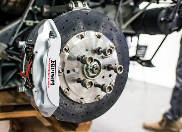 How ABS Affects Stopping Distance on Wet Roads – Tested by localibs