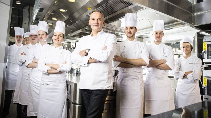 Hotel Management Colleges in Delhi: Pathway to a Global Hospitality Career