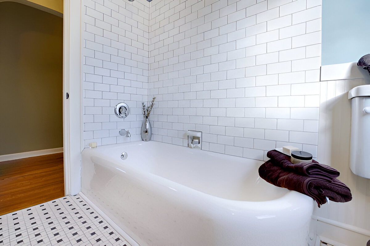 How Residential Bathroom Remodeling Services Help Avoid DIY Regrets
