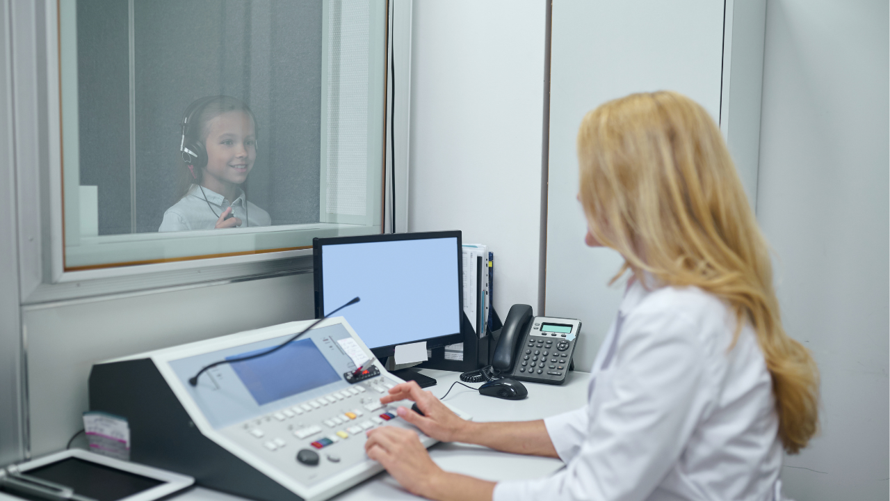 How to Reduce Background Noise in Meetings?
