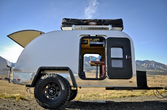 Which Escapod TOPO2 Should You Get? The Voyager or Nomad?