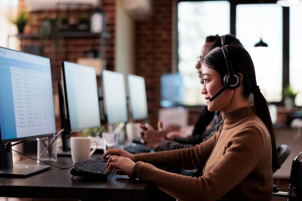 Benefits of Hiring an Online Personal Assistant for Creative Tasks