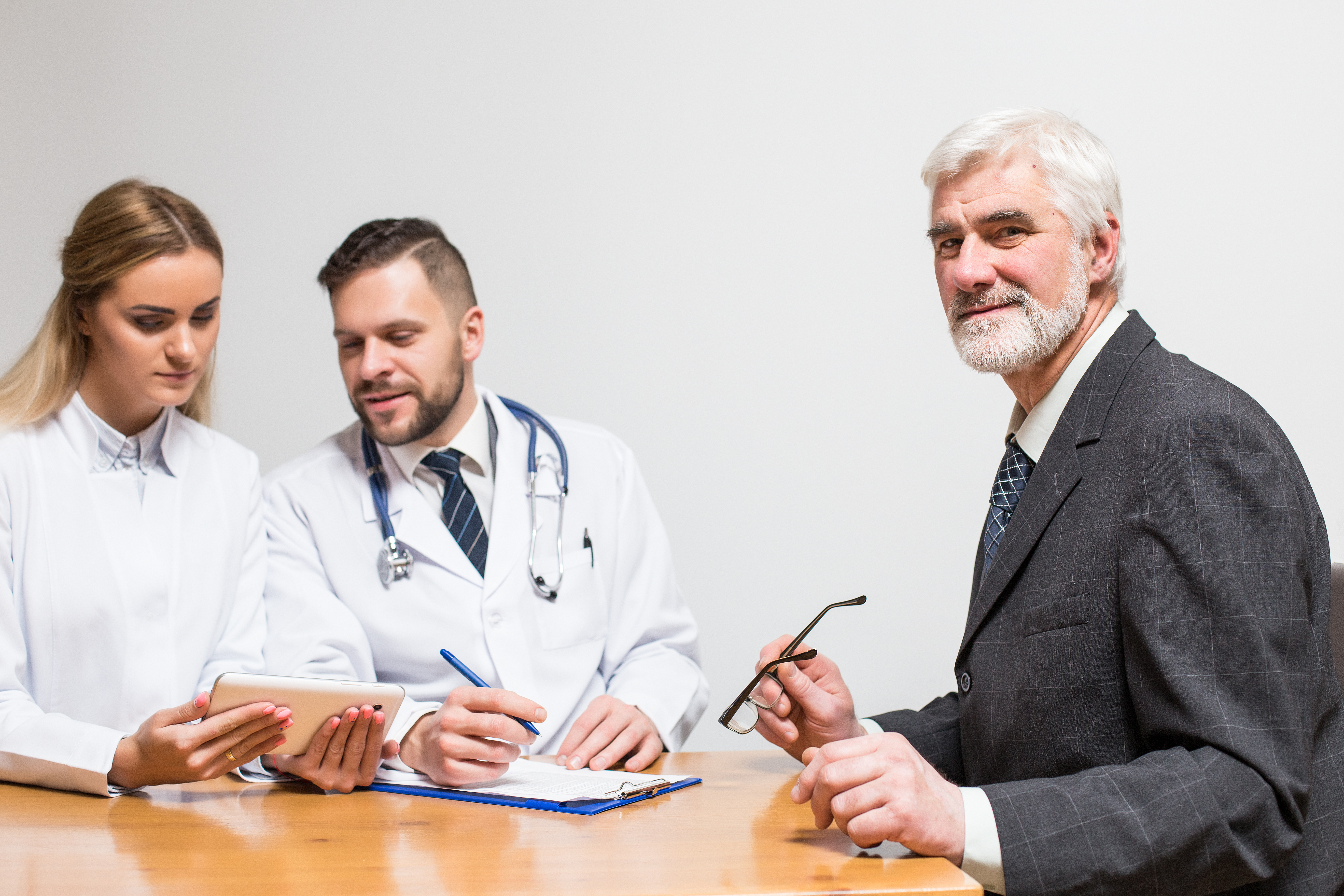 Medical Expert Witness Explained: Who Qualifies, What They Do, and Who Can Serve