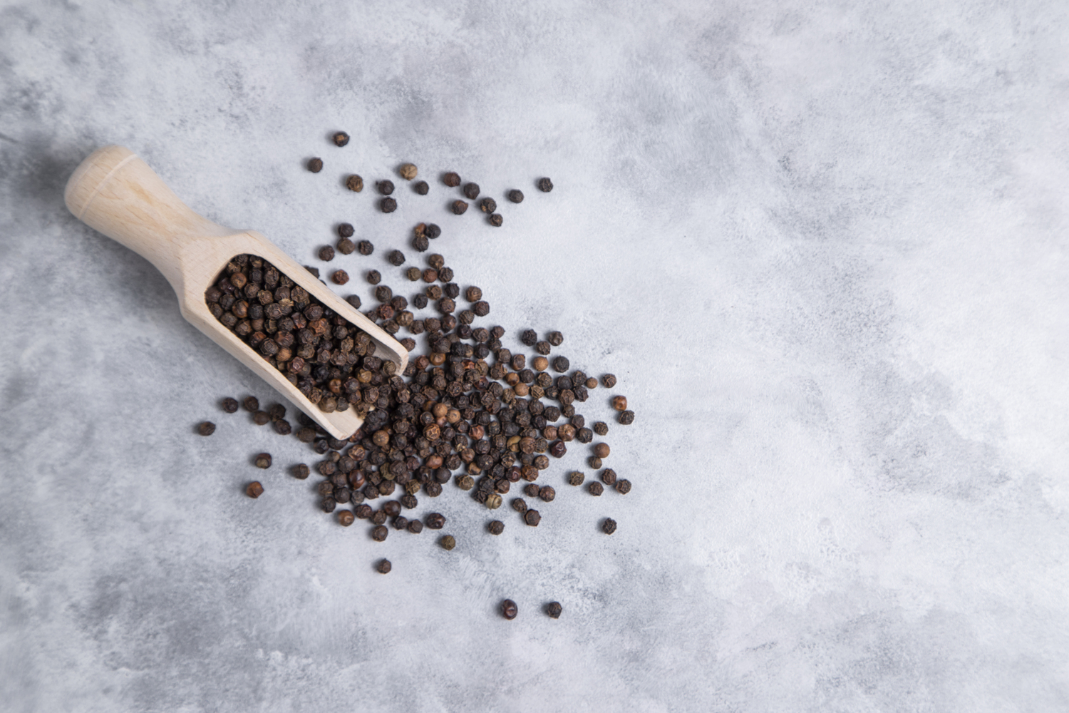 Organic Black Pepper and Honey for Cough Relief: Natural & Effective