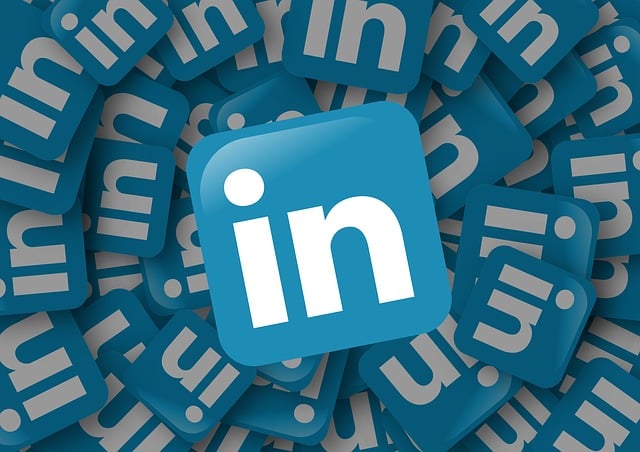 Reaching Procurement Officers: LinkedIn Targeting for Industrial & Manufacturing Brands