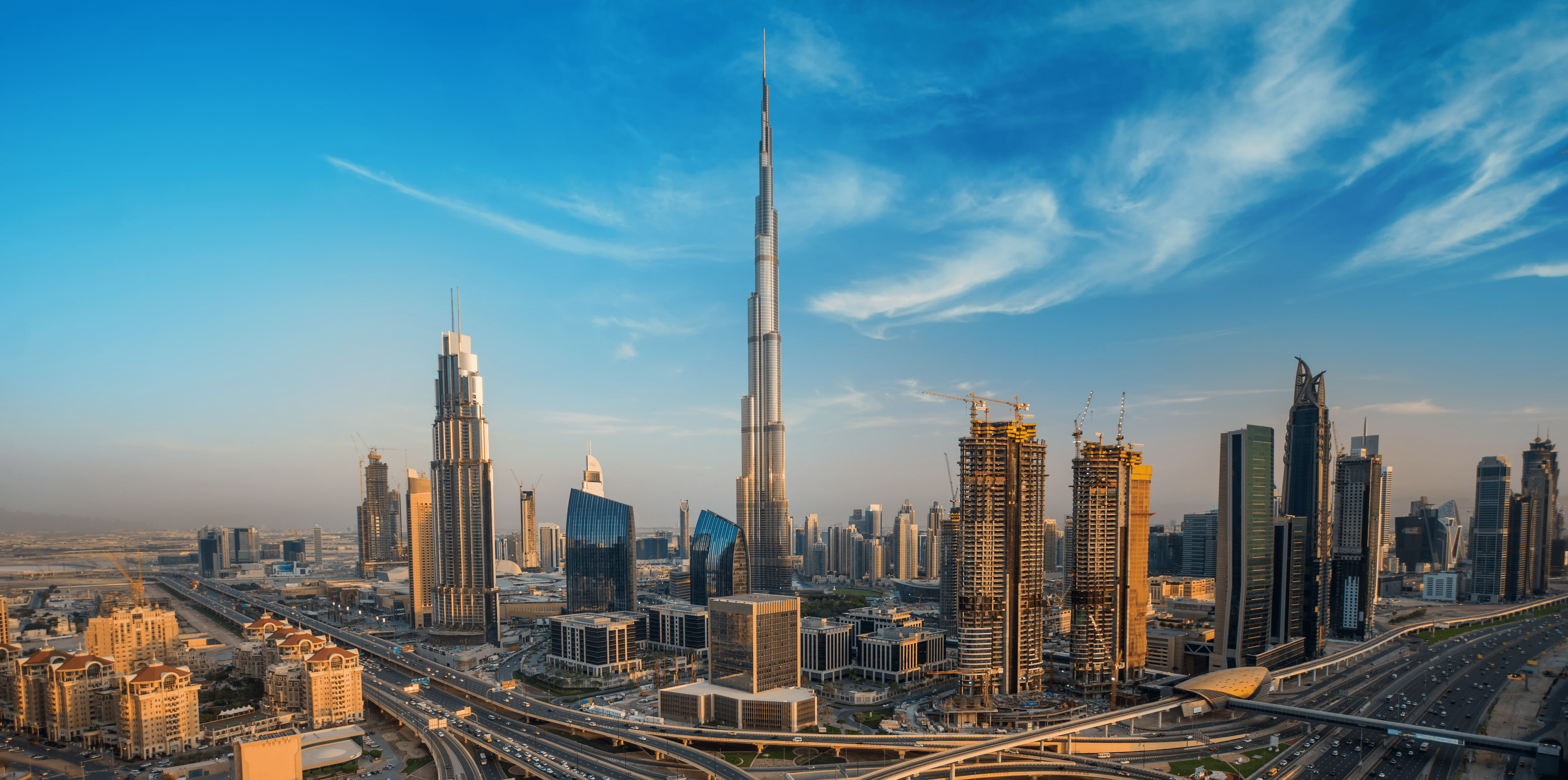 How Top Real Estate Companies in Dubai Help You Buy a Luxury Home