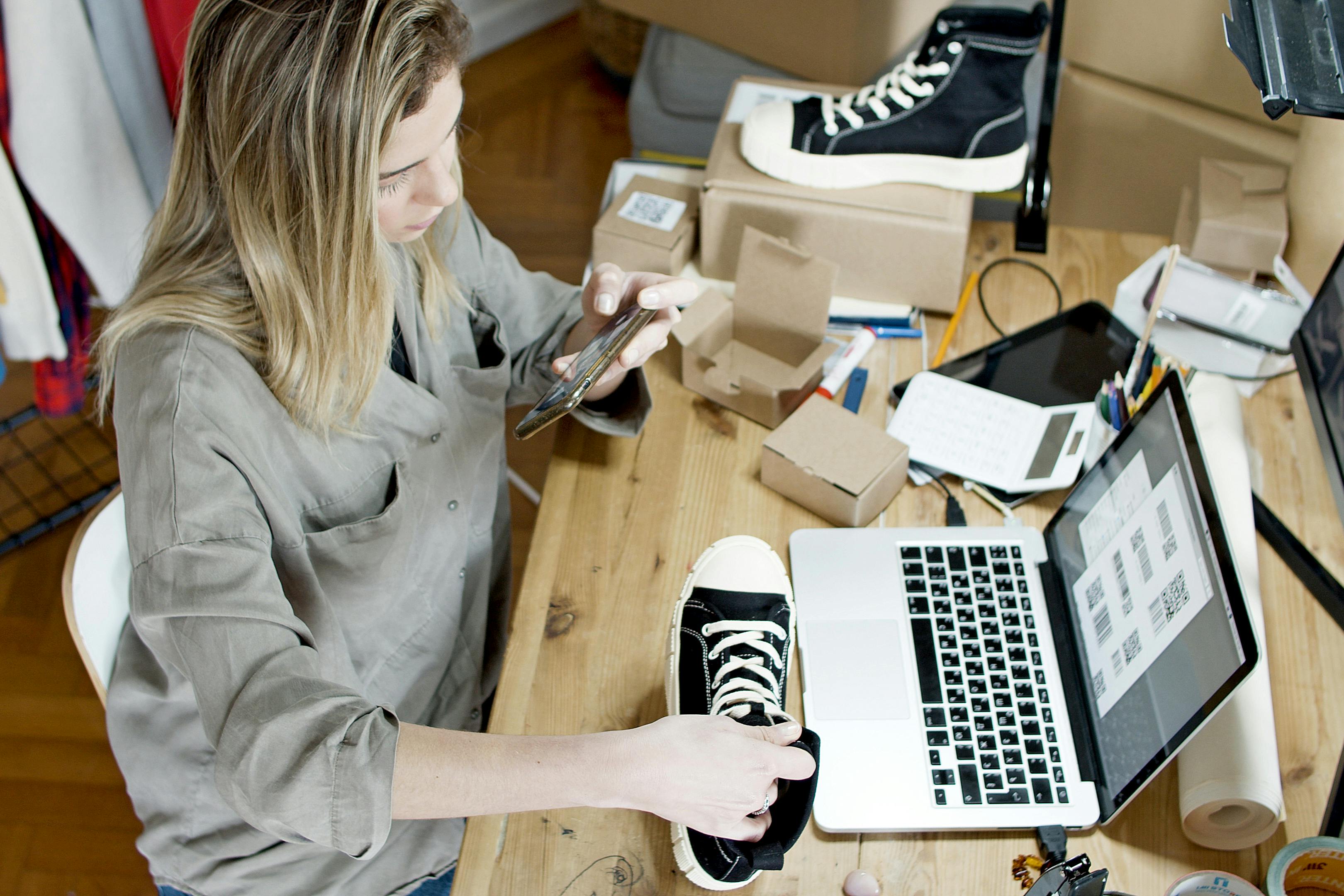 Optimizing Global Supply Chain Management: How Assiduus Empowers D2C Brands for Cross-Border Success