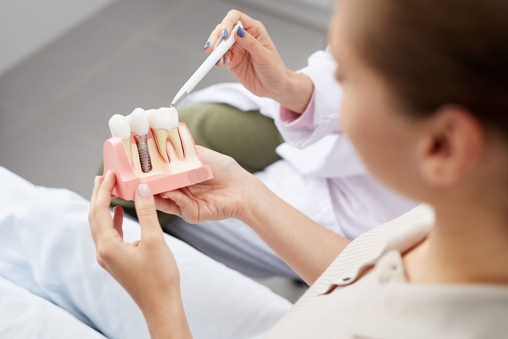Dentist New Rochelle NY | Dental Implants, Veneers & Periodontist Care