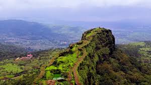 Mahuli Fort Trekking – A Nature Escape Near Mumbai